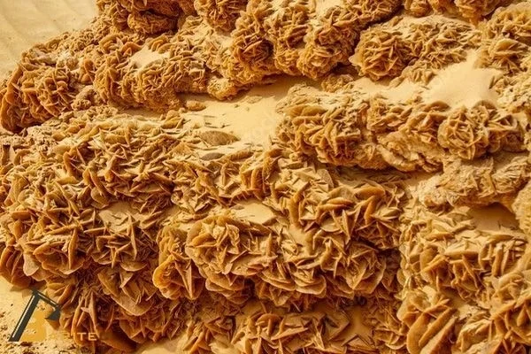 types of barite rose crystal